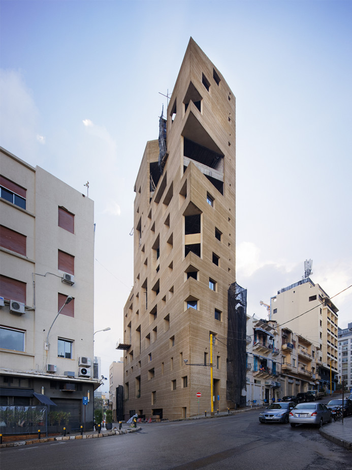 レバノン生まれのリナ・ゴットメによる建築 ファサードに多様な開口部をもつ「Stone Garden」 | AXIS Web |  デザインの視点で、人間の可能性や創造性を伝えるメディア