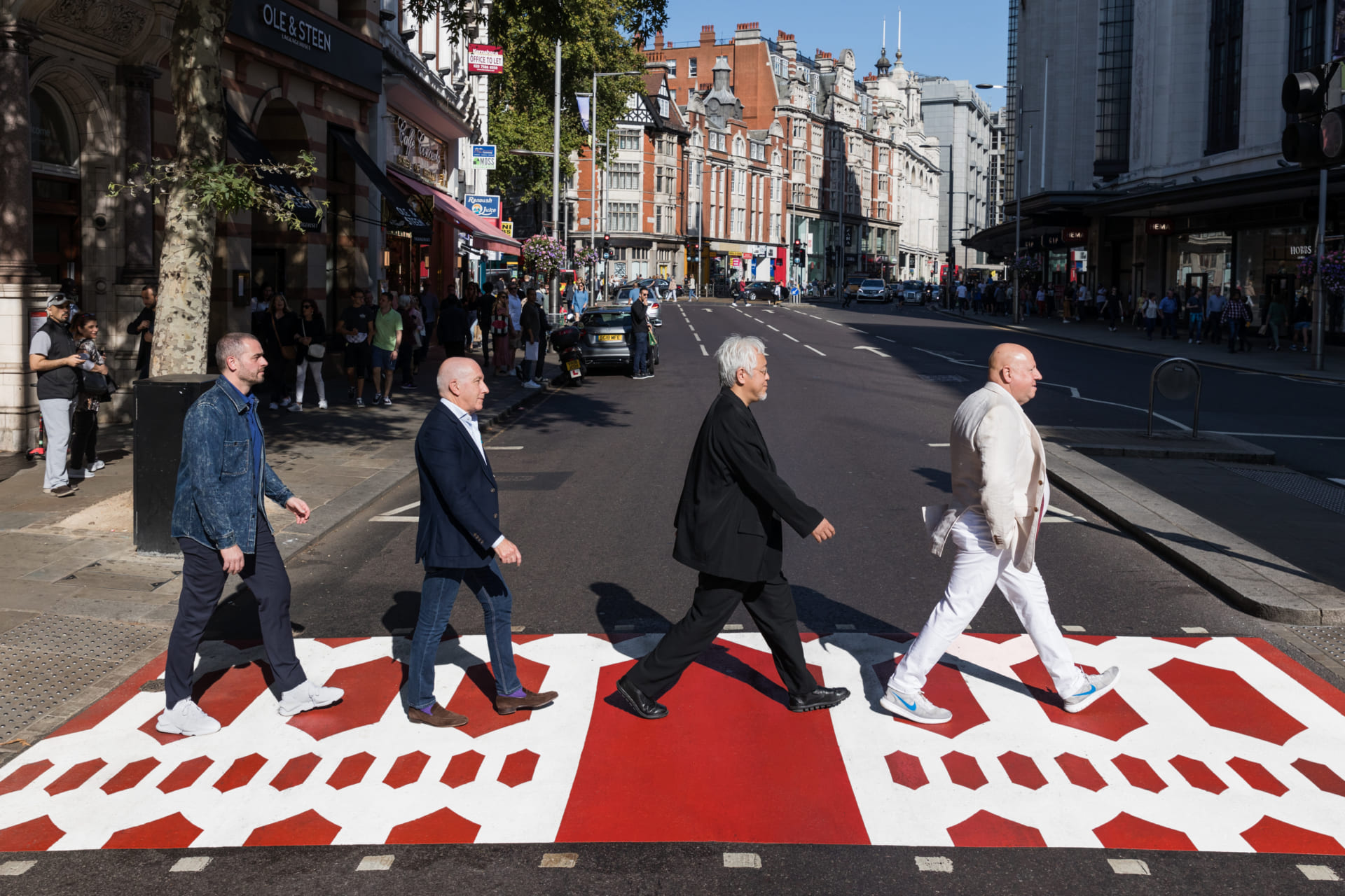 デザイナー 原研哉がデザインした アートな横断歩道 ロンドン ケンジントン地区に登場 Webマガジン Axis デザインのwebメディア