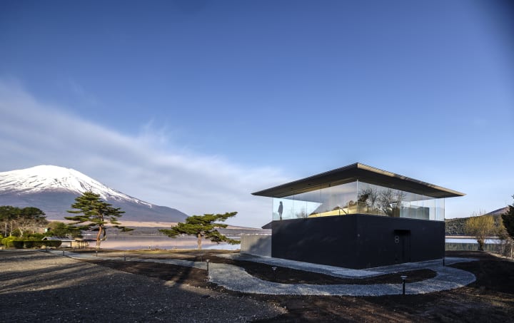 富士山・山中湖を展望する湖畔のサウナ YU Momoeda Architectsが手がけた「CYCL」