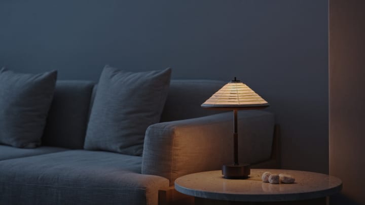 Norm Architectsと京都の老舗提灯メーカーによる アンビエンテックのミニマルな照明「N-TL01」
