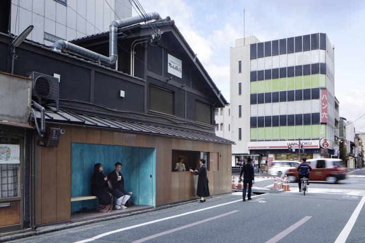 田中亮平／G ARCHITECTS STUDIOが店舗設計を手がけた 京都・烏丸の「末富 青久 カフェスタンド」